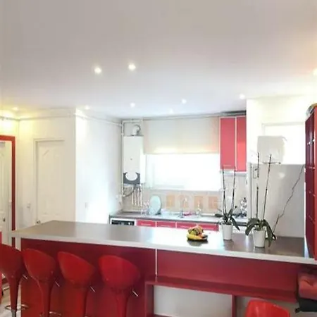 Luxury With Terrace │ Near Ramada Appartement Istambul
